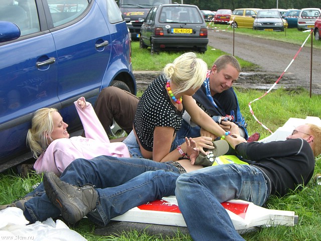 lowlands 2006 - 068.JPG
Make: CASIO COMPUTER CO.,LTD.
Model: EX-Z500
DateTime: 18-8-2006 13:21:14
EXIFImageWidth: 2560
ExifImageLength: 1920
Flash: Flash fired - Compulsory flash firing
FocalLength: 10,7 mm