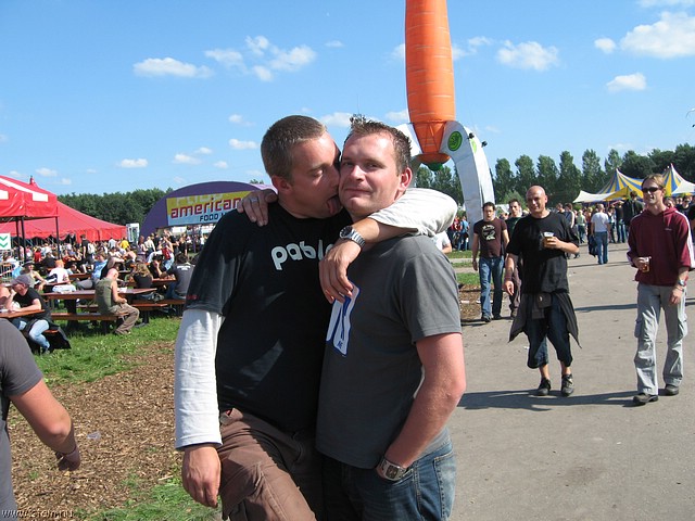 lowlands 2006 - 076.jpg
Make: Canon
Model: Canon DIGITAL IXUS 750
DateTime: 18-8-2006 16:14:57
EXIFImageWidth: 3072
ExifImageLength: 2304
Flash: Flash did not fire - Auto mode
ShutterSpeedValue: 1/202 sec
ApertureValue: F7,1
FocalLength: 7,7 mm