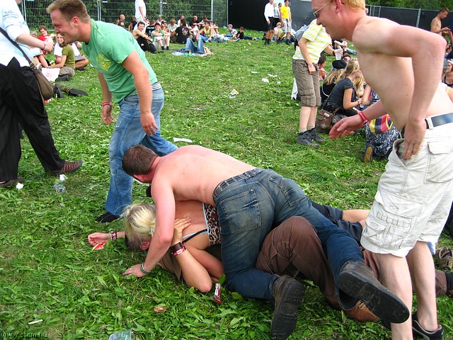 lowlands 2006 - 112.jpg
Make: Canon
Model: Canon DIGITAL IXUS 750
DateTime: 19-8-2006 15:25:59
EXIFImageWidth: 3072
ExifImageLength: 2304
Flash: Flash did not fire - Compulsory flash suppression
ShutterSpeedValue: 1/403 sec
ApertureValue: F2,8
FocalLength: 7,7 mm