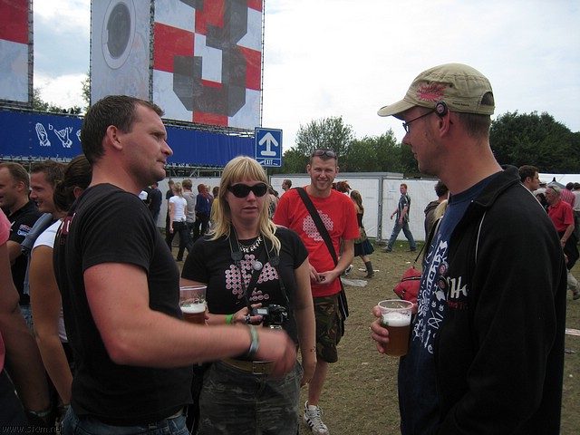 lowlands07-103.JPG
Make: Canon
Model: Canon DIGITAL IXUS 850 IS
DateTime: 18-8-2007 15:20:32
EXIFImageWidth: 3072
ExifImageLength: 2304
Flash: Flash did not fire - Auto mode
ShutterSpeedValue: 1/202 sec
ApertureValue: F7,1
FocalLength: 4,6 mm