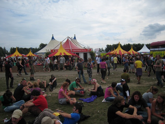 lowlands07-112.JPG
Make: Canon
Model: Canon DIGITAL IXUS 850 IS
DateTime: 18-8-2007 15:58:24
EXIFImageWidth: 3072
ExifImageLength: 2304
Flash: Flash did not fire - Auto mode
ShutterSpeedValue: 1/318 sec
ApertureValue: F7,1
FocalLength: 4,6 mm
