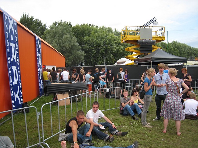 lowlands07-115.JPG
Make: Canon
Model: Canon DIGITAL IXUS 850 IS
DateTime: 18-8-2007 15:58:57
EXIFImageWidth: 3072
ExifImageLength: 2304
Flash: Flash did not fire - Auto mode
ShutterSpeedValue: 1/501 sec
ApertureValue: F2,8
FocalLength: 4,6 mm