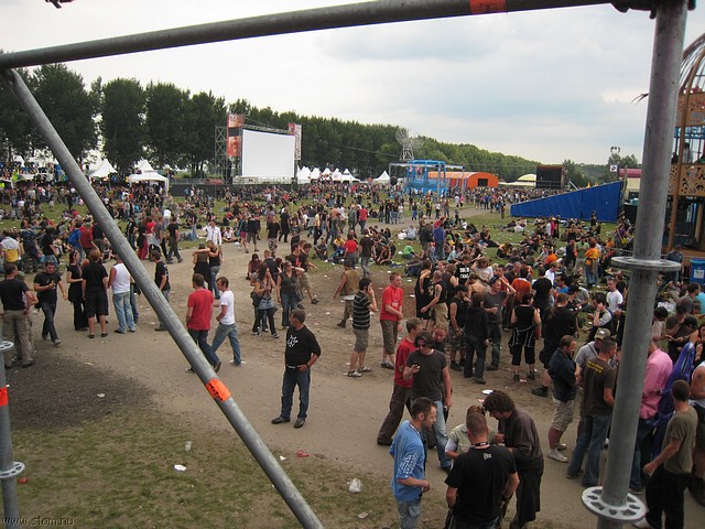 lowlands07-150.JPG
Make: Canon
Model: Canon DIGITAL IXUS 850 IS
DateTime: 18-8-2007 17:23:52
EXIFImageWidth: 3072
ExifImageLength: 2304
Flash: Flash did not fire - Auto mode
ShutterSpeedValue: 1/403 sec
ApertureValue: F2,8
FocalLength: 4,6 mm