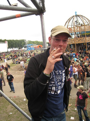 lowlands07-151.JPG
Make: Canon
Model: Canon DIGITAL IXUS 850 IS
DateTime: 18-8-2007 17:24:02
EXIFImageWidth: 3072
ExifImageLength: 2304
Flash: Flash did not fire - Auto mode
ShutterSpeedValue: 1/159 sec
ApertureValue: F2,8
FocalLength: 4,6 mm