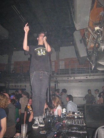 IMG_3250.JPG
Make: Canon
Model: Canon DIGITAL IXUS 850 IS
DateTime: 2-3-2008 2:19:47
EXIFImageWidth: 3072
ExifImageLength: 2304
Flash: Flash fired - Auto mode - Red-eye reduction
ShutterSpeedValue: 1/60 sec
ApertureValue: F2,8
FocalLength: 4,6 mm