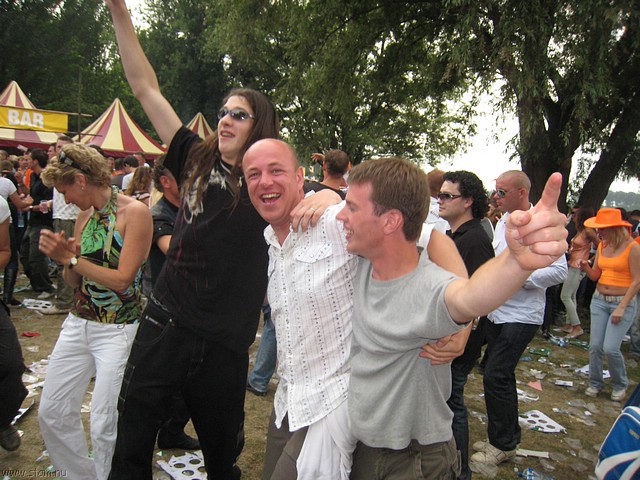 IMG_5736.JPG
Make: Canon
Model: Canon DIGITAL IXUS 850 IS
DateTime: 21-6-2008 17:32:50
EXIFImageWidth: 3072
ExifImageLength: 2304
Flash: Flash fired - Compulsory flash firing - Red-eye reduction
ShutterSpeedValue: 1/159 sec
ApertureValue: F7,1
FocalLength: 4,6 mm