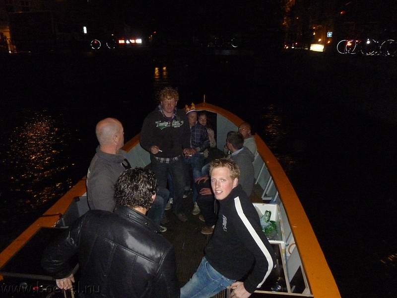 01_koninginnenacht_075.JPG
Make: Panasonic
Model: DMC-ZX1
DateTime: 30-4-2011 2:11:51
EXIFImageWidth: 3264
ExifImageLength: 2448
Flash: Fired, auto mode
ISOSpeedRatings: ISO 640
FocalLength: 4,5 mm