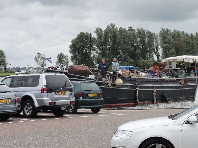 2011-07-23_friesland2011-002.JPG
Make: SONY
Model: DSC-HX5V
DateTime: 23-7-2011 12:29:39
EXIFImageWidth: 3648
ExifImageLength: 2736
Flash: No flash, auto mode
ISOSpeedRatings: ISO 125
FocalLength: 17,12 mm