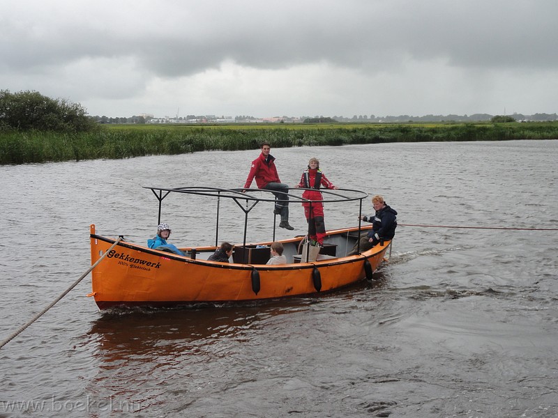 2011-07-23_friesland2011-003.JPG
Make: SONY
Model: DSC-HX5V
DateTime: 23-7-2011 13:10:36
EXIFImageWidth: 3648
ExifImageLength: 2736
Flash: No flash, auto mode
ISOSpeedRatings: ISO 125
FocalLength: 8,83 mm