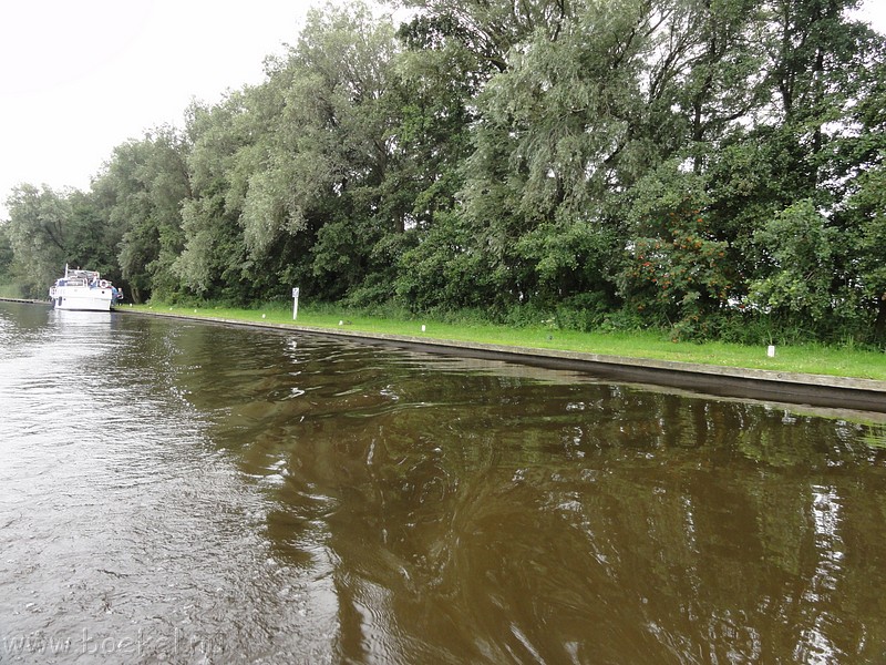 2011-07-26_friesland2011-017.JPG
Make: SONY
Model: DSC-HX5V
DateTime: 26-7-2011 10:51:21
EXIFImageWidth: 3648
ExifImageLength: 2736
Flash: No flash, auto mode
ISOSpeedRatings: ISO 125
FocalLength: 4,25 mm